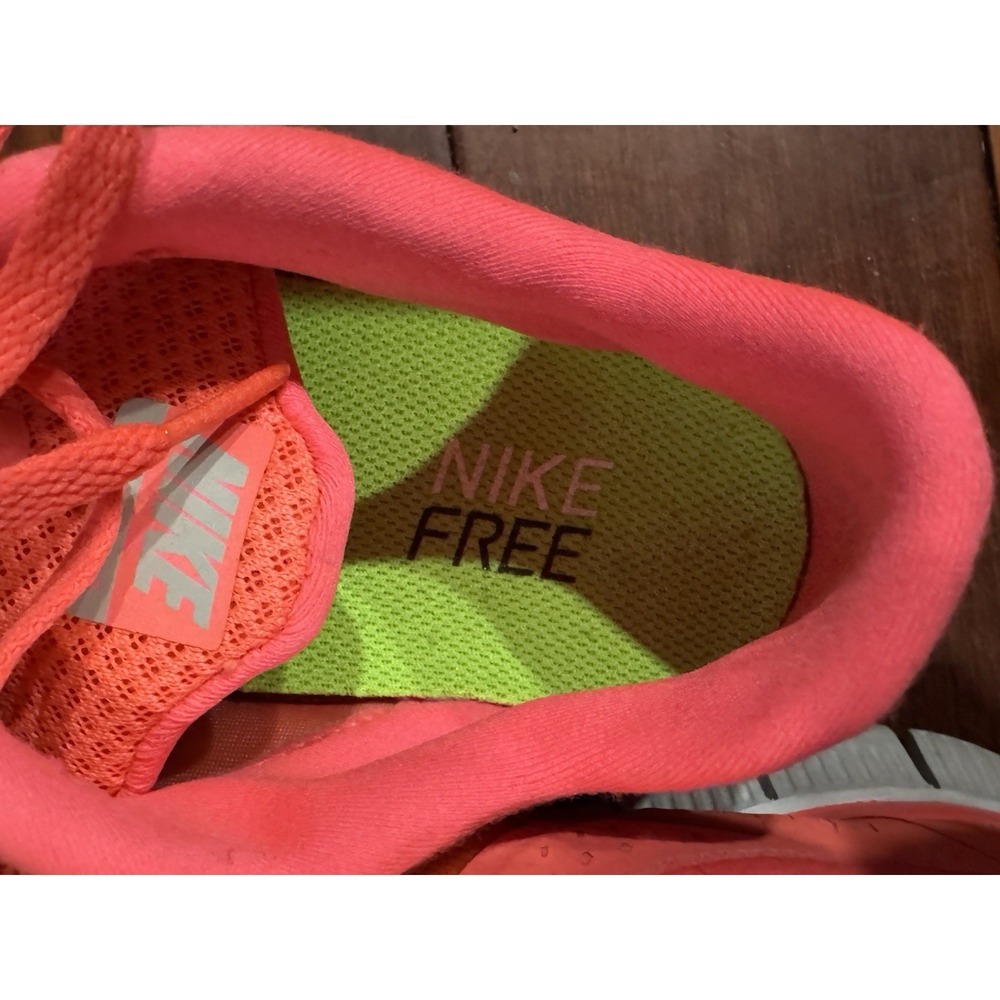 NIKE Women's FREE RUN +3...   510643-600 US Size 6.5 CORAL PINK - Picture 6 of 9